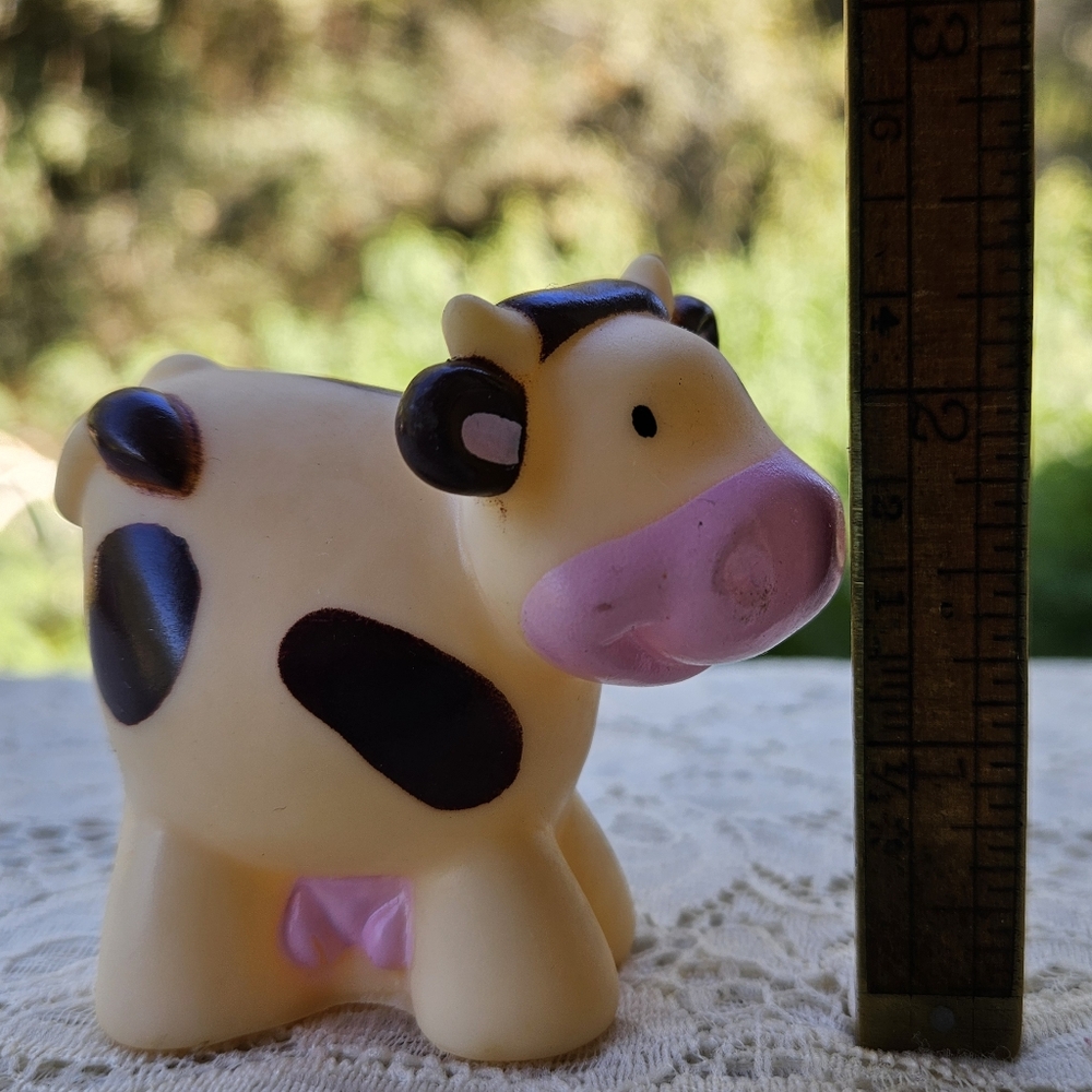 Step2 Main Street Village Farm Cow Toy Figure